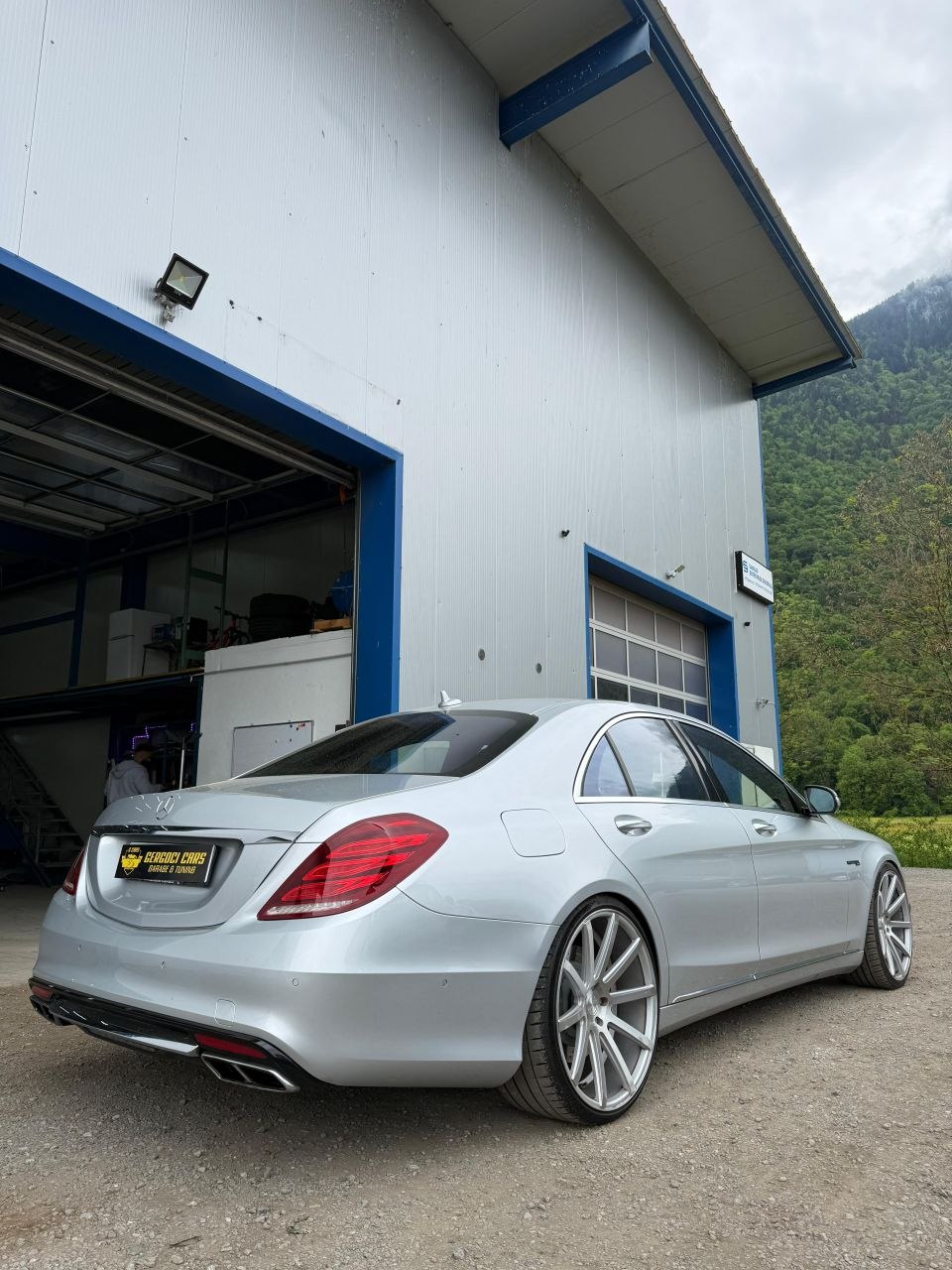 Projet Mercedes montrant le style et l’assiette du véhicule